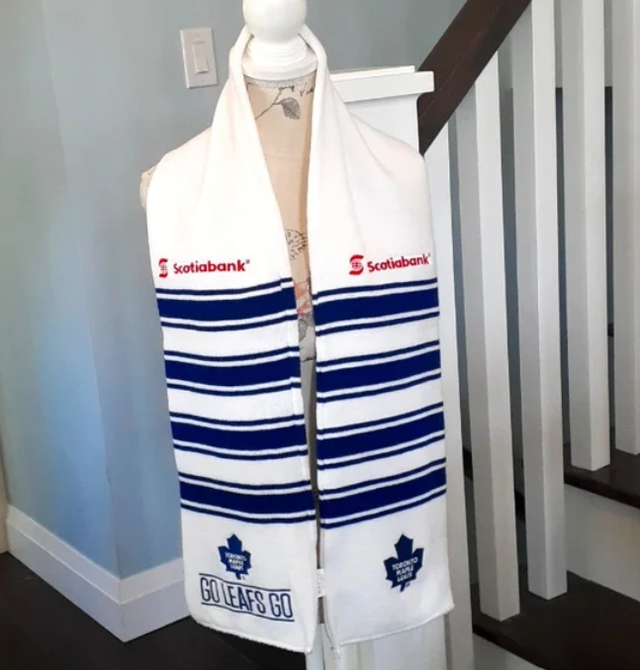 Toronto Maple Leafs Go Leafs Go Fan Knit Scarf in Arts & Collectibles in Markham / York Region - Image 2