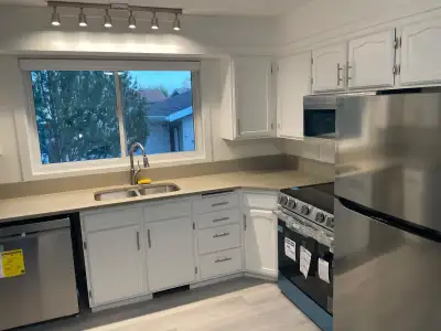 ✨ Fully Renovated 3-Bedroom, 2-Bathroom Main Floor Suite