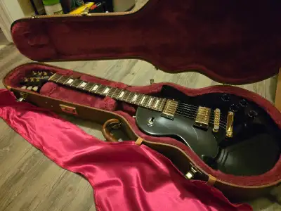 2004 Gibson Les Paul Studio, View more