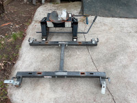 5Th wheel hitch assembly