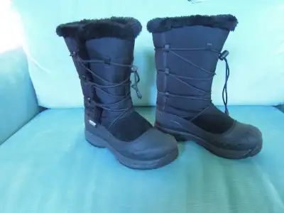 Baffin Women's Boots size 9, View more