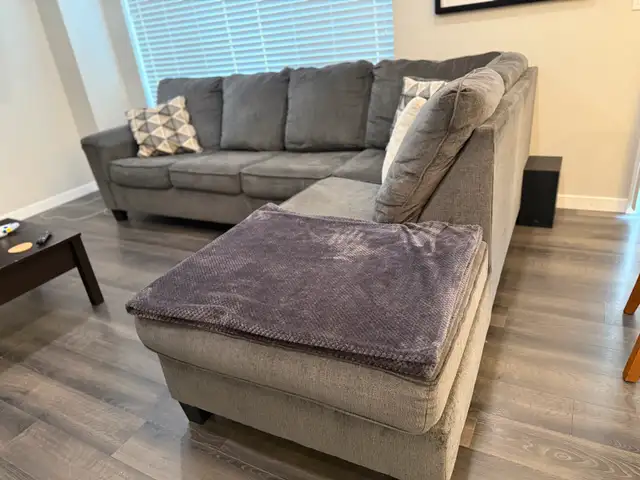 Gray Sectional Couch in Couches & Futons in Saint John - Image 6