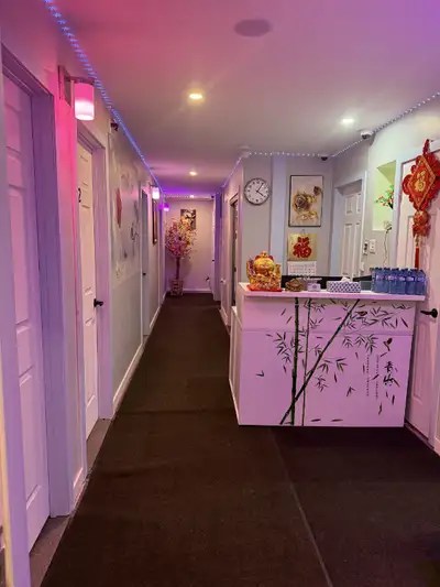 Onelee Massage Spa : Un sanctuaire de sérénité Bienvenue à Onelee, votre ultime échappatoire à l'agi...