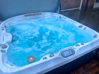 2013 Jacuzzi J480 Hot Tub