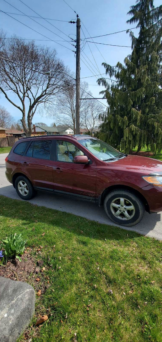 2009 Hyundai Santa Fe in Cars & Trucks in St. Catharines - Image 2