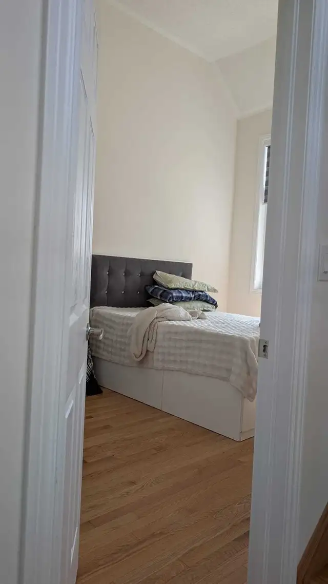 Private Room For Rent in Pickering in Room Rentals & Roommates in Oshawa / Durham Region - Image 10
