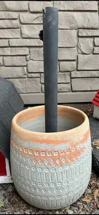 Concrete umbrella stand