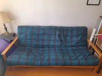 Futon / pull-out bed: FREE
