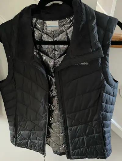 Columbia women’s vest large new asap, View more