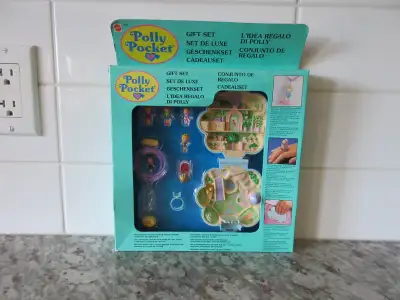*Vintage* 1990's Polly Pocket Gift Set, View more
