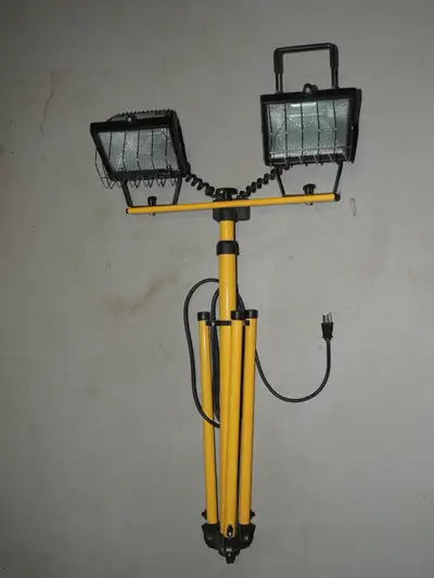 1000 w. Tripod dual shop light or garage light., View more