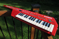 Yamaha SHS-10R Keytar