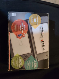 Nintendo 3ds xl mint in box all paperwork charger mint