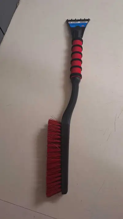 Mallory 26" snowbrush with ice scraper made in Canada. Effective Snow Removal: Four rows of sturdy p...