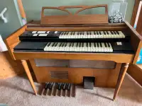 Lowrey electric organ