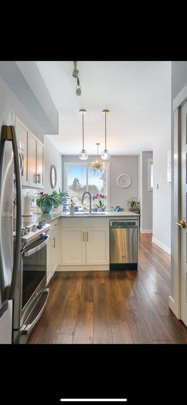 2 bed 2 bath, recently updated townhome for rent in Long Term Rentals in Kitimat - Image 8