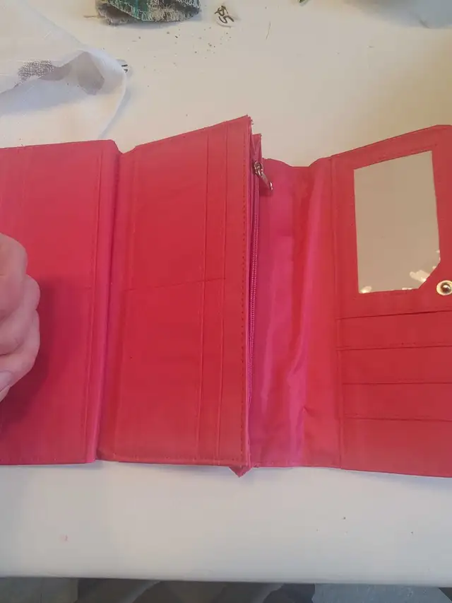 Wallet (New) in Women's - Bags & Wallets in Owen Sound - Image 3