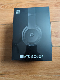 Beats Solo 3 (BRAND NEW NEVER USED) 