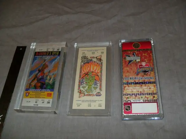 HHOF + Leafs Raptors Jays Pin Bobblehead in Arts & Collectibles in City of Toronto - Image 5