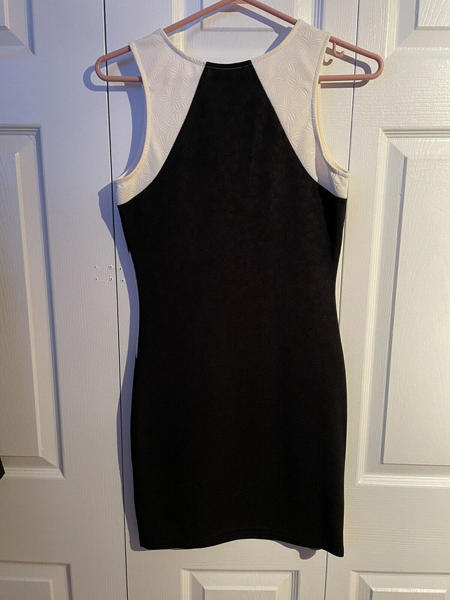 Robe noire et blanche - Small in Women's - Dresses & Skirts in Laurentides - Image 2