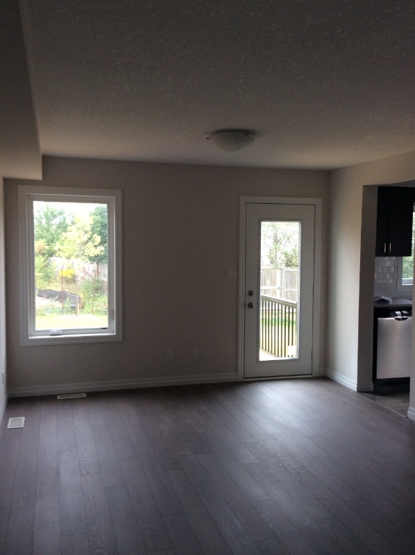 THREE BEDROOM TOWN HOUSE FOR RENT_ERB AND IRA NEEDLES Long Term