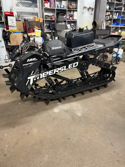 Timbersled Aro 3 pro QDT 2024. C’est le modèle avec un strap au lieu de la chaine. Très peu servi 10...