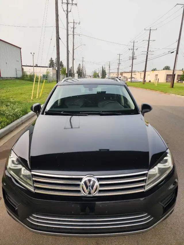 2016 Volkswagen Touareg- Fully Loaded  in Cars & Trucks in Edmonton - Image 3