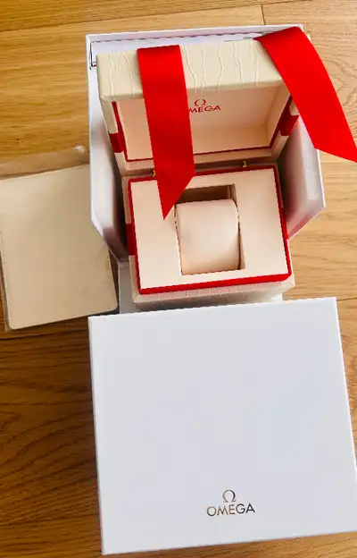 NEW OMEGA BOX SET CONSTELLATION DE VILLE LADIES BOOKLET HOLDER, View more