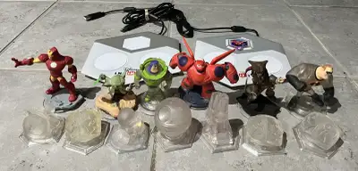Disney Infinity Lot for $50 Iron Man Yoda Buzz Lightyear Baymax Jack Sparrow Mr.Incredible Star Wars...