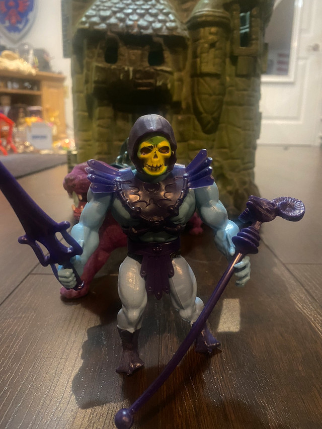 VINTAGE HEMAN AND SKELETOR  in Arts & Collectibles in Kingston - Image 3