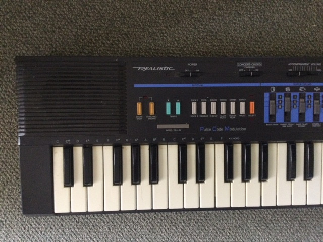 Realistic-Concert Mate 700 Electronic keyboard -1980's WORKS! in Pianos & Keyboards in Muskoka - Image 2