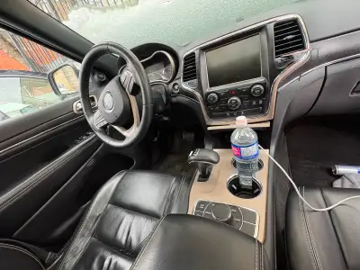 No accidents, clean carfax , Great Jeep, well taken care of , clean, runs well, 2 key fobs , remote...