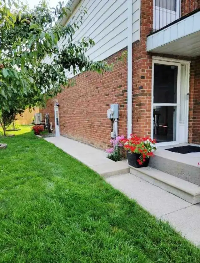 SPACIOUS 2-BEDROOM BASEMENT FOR RENT
