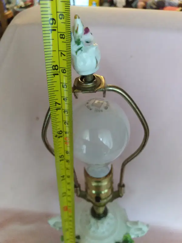 Antique Dresden Table Lamp in Indoor Lighting & Fans in Barrie - Image 5