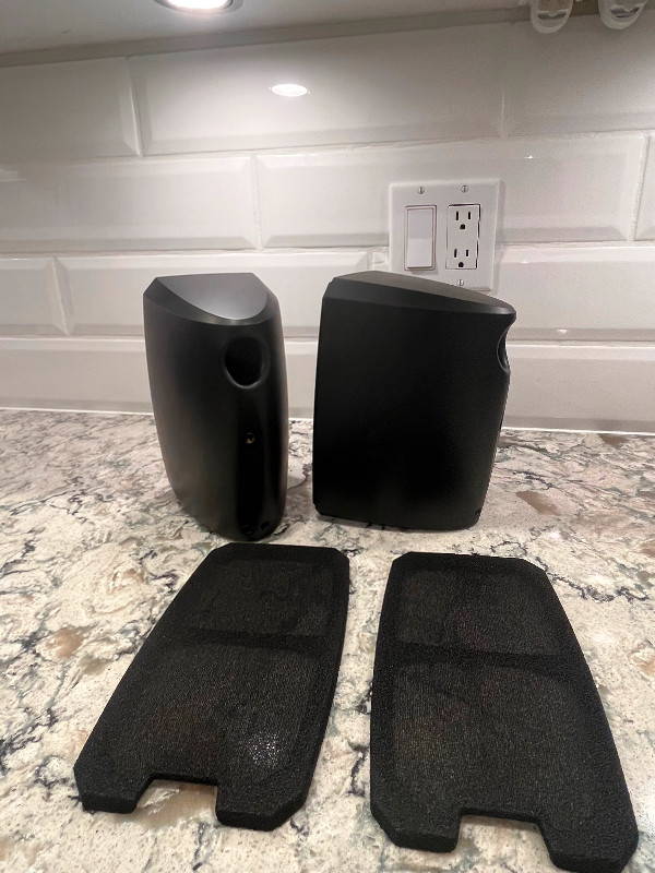 Klipsch satellite/surround speakers in Speakers in Gatineau - Image 4