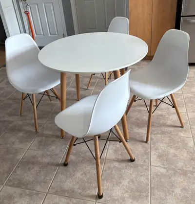table et chaises, View more