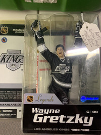 Wayne Gretzky Kings McFarlane Legends Kings Black Booth 277