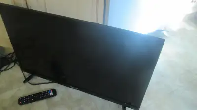 Hisense 32H5508 32' Smart LED TV, View more