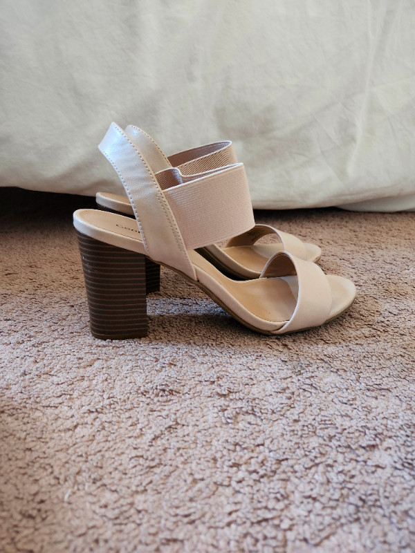 Nude Coloured Sandals (Womens Size 7.5 - 8) in Women's - Shoes in Mississauga / Peel Region - Image 3
