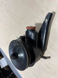 Power steering pump and bracket sbc