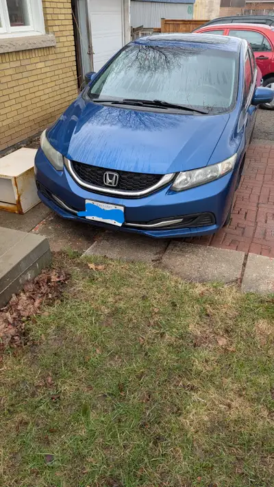 Civc 2015 EX automatic in blue, 290km, no errors or issues. no accidents. great car, just selling be...
