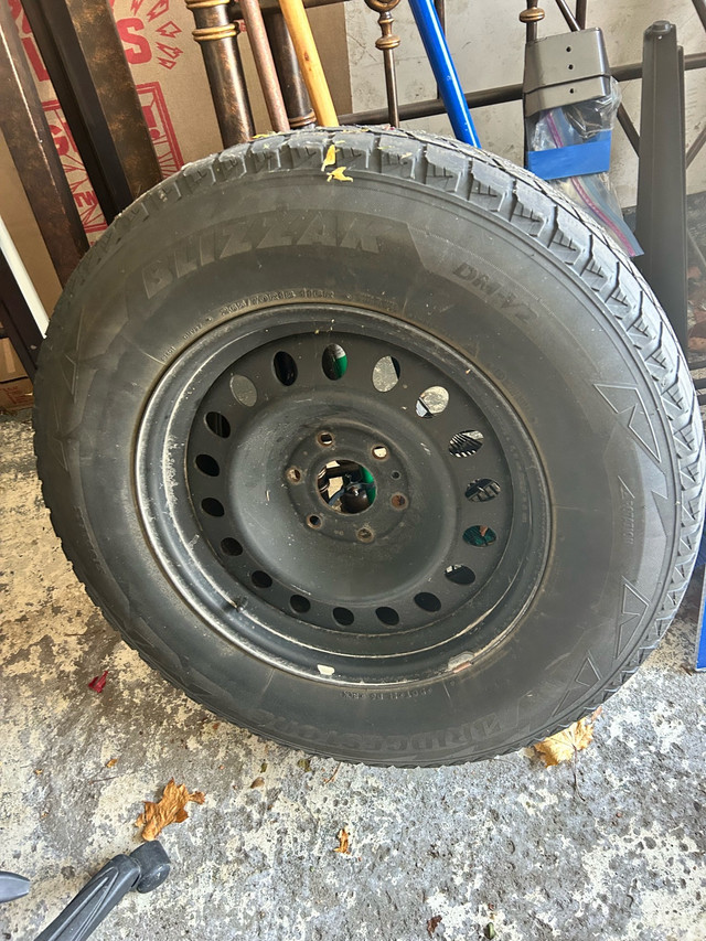 4 Bridgestone Blizzak Snow Tires on Steel Rims used in Tires & Rims in Oshawa / Durham Region - Image 2