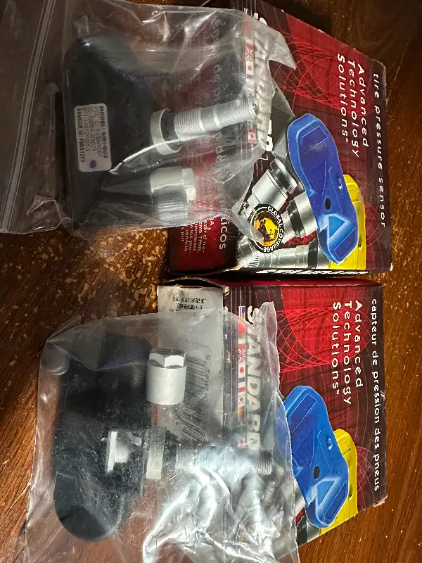 Two (2) TPMS Tire pressure sensor (Standard) in Other Parts & Accessories in Oakville / Halton Region - Image 3