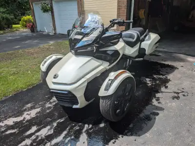 If you're reading this, you probably know the specs on the Spyder F3-T trim. This is a 2022, purchas...