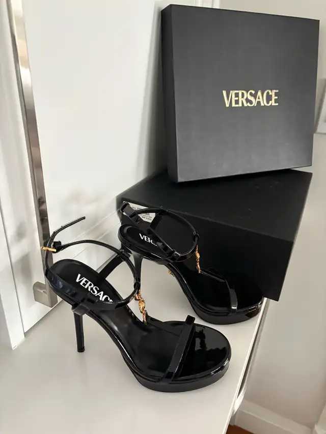 designer shoes in Clothing, Shoes & Accessories in Markham / York Region - Image 2