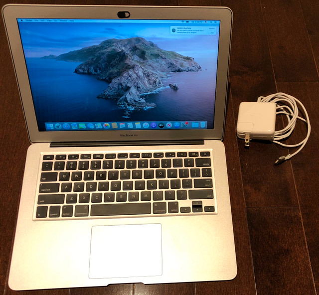 MacBook Air Intel core i7 8gb ram 500gb ssd, original box in Laptops in Markham / York Region