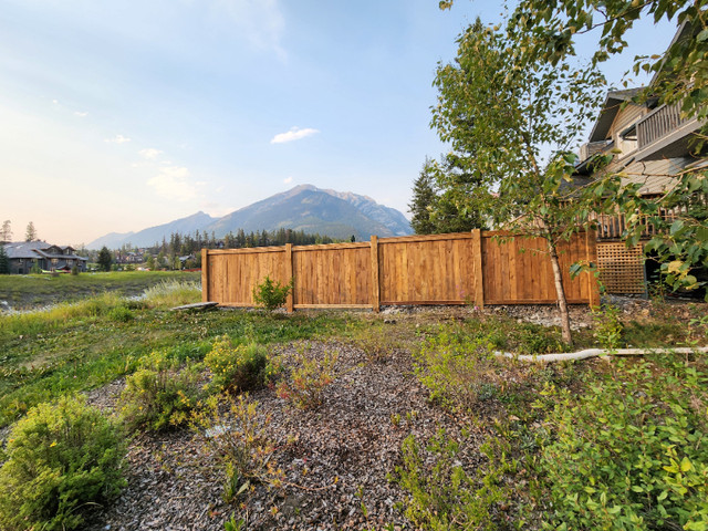 **Fencing/Decks/ Concrete/ Landscape Professionals** in Fence, Deck, Railing & Siding in Calgary - Image 4