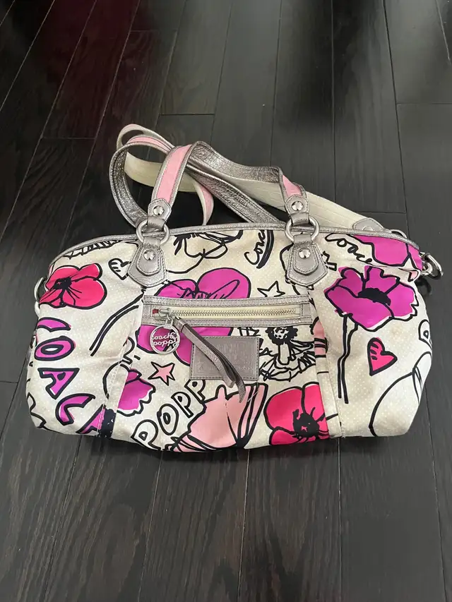Coach poppy vintage Y2K floral shoulder bag  in Women's - Bags & Wallets in Mississauga / Peel Region - Image 2