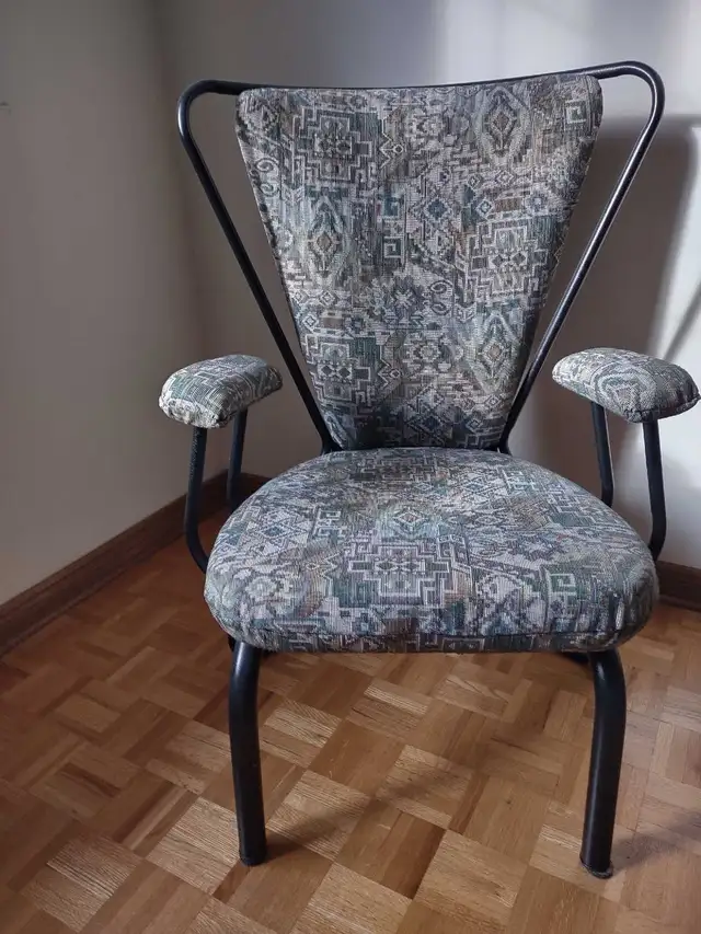 Armchair, beautiful, never used, by Amisco Industries in Chairs & Recliners in Markham / York Region - Image 3