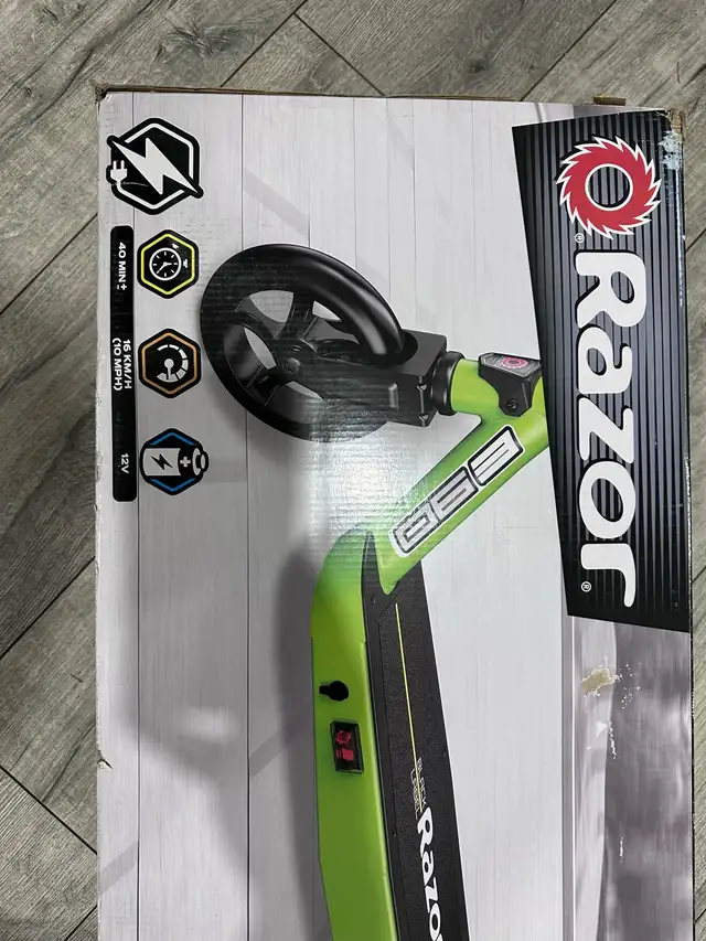 Razor Black Label E90 Electric Scooter- Green used in Skateboard in Oshawa / Durham Region - Image 10